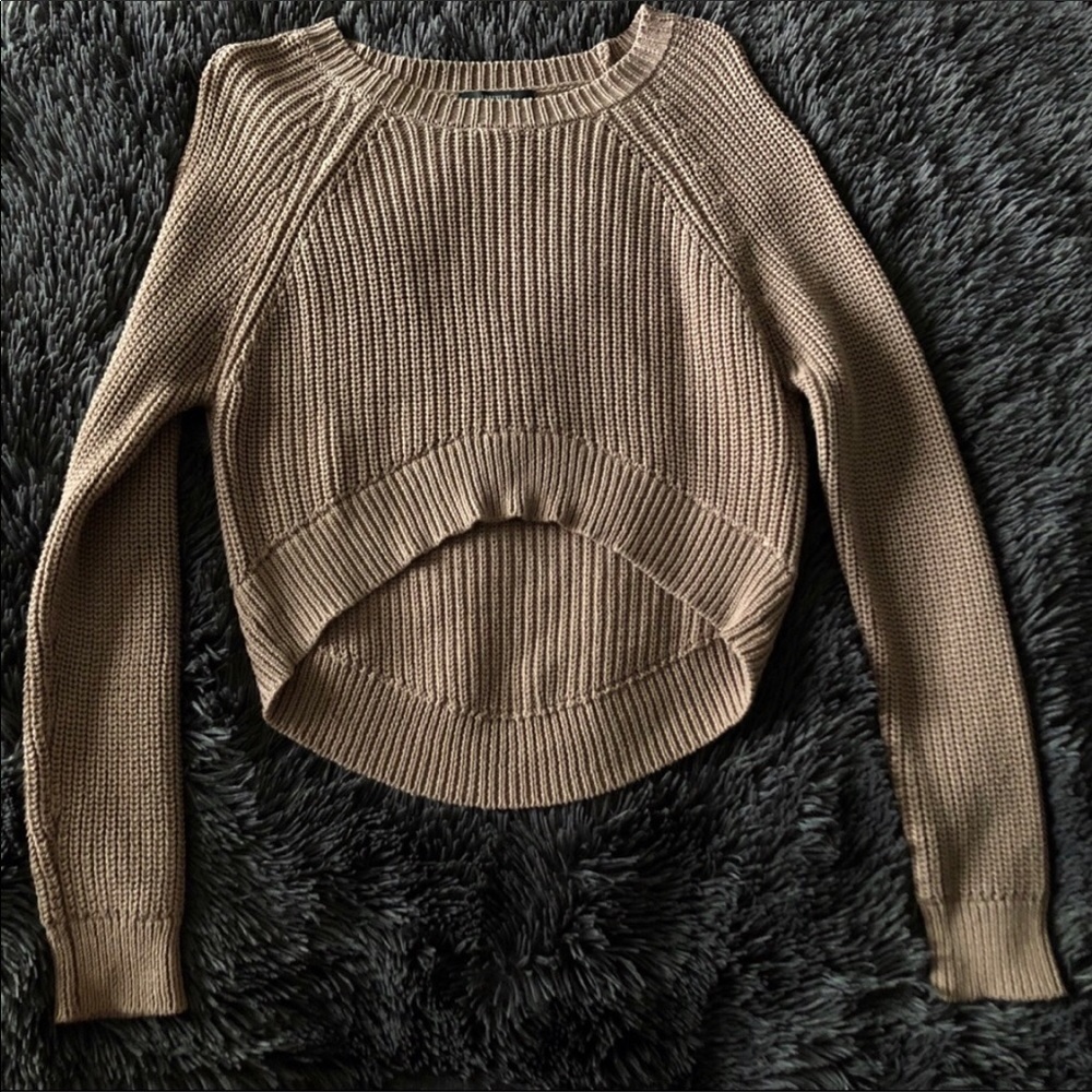 ✨🥺 ISO F21Sweater 🥺✨